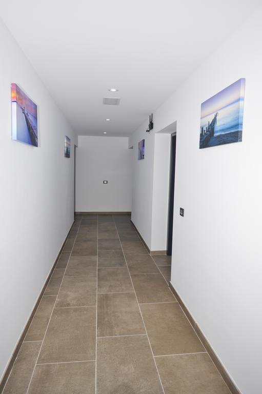 Hostal Maria Jose โกนิล เด ลาฟรอนเตรา ภายนอก รูปภาพ